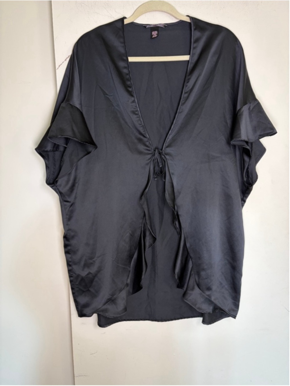 Victoria's Secret Black Satin Flutter Sleeve Kimono Robe Ruffle Tie Front OS